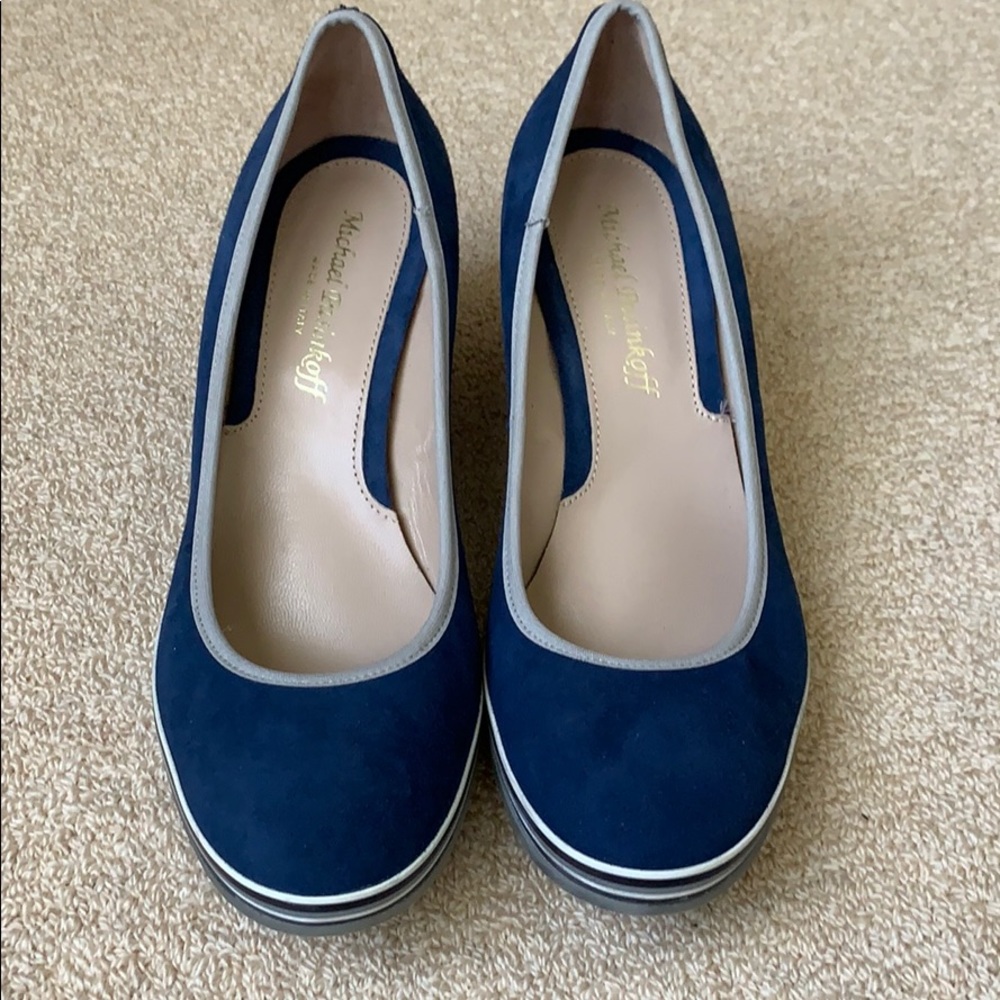 Michael Pasinkoff Italian suede wedges.